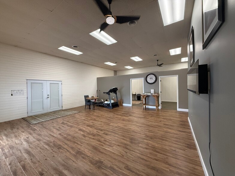 More Photos Of 5136 Highway 321 N, Lenoir City Warehouse For Sale