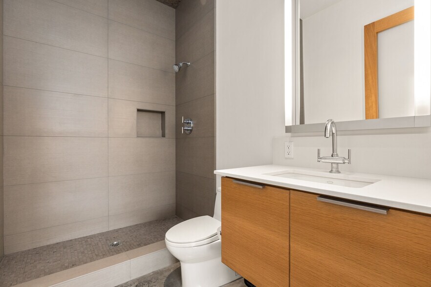 More Photos Of 1015 Abbot Kinney Blvd, Venice Office Residential For Sale