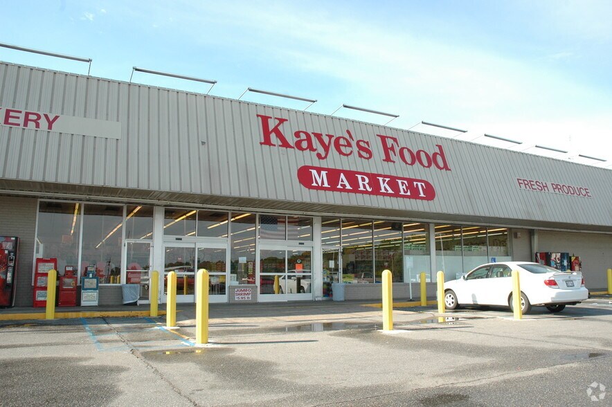 More Photos Of 5 Fair Ave, Winnsboro Storefront For Lease