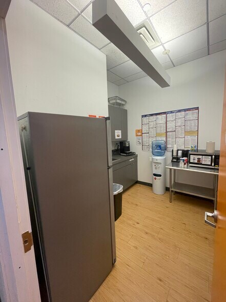 More Photos Of 2246 3rd Ave, New York Storefront Retail Office For Lease