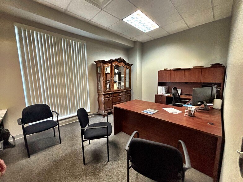 More Photos Of 6400 Peake Rd, Macon-Bibb Office For Sale