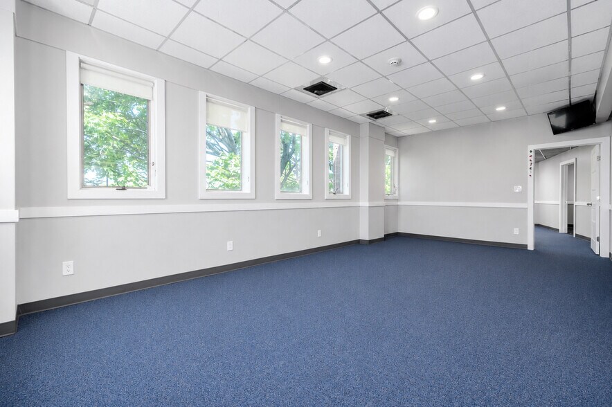 More Photos Of 1575 Hillside Ave, New Hyde Park Medical For Sale