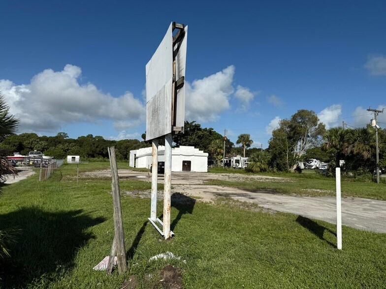 More Photos Of 4651 S Us-1 Hwy, Fort Pierce Service For Sale