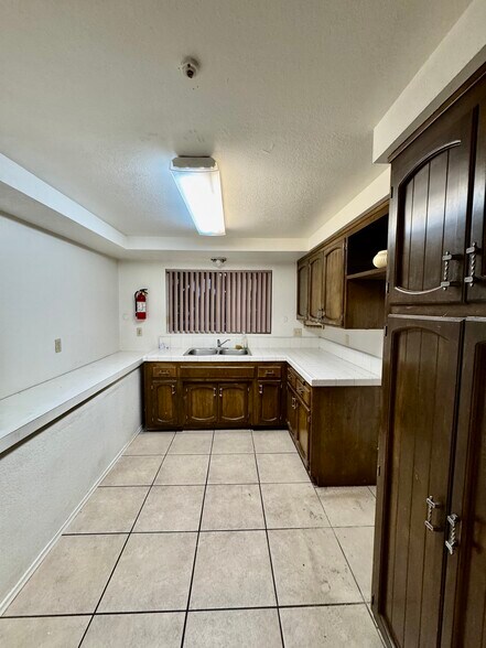 More Photos Of 144 E Washington Ave, Escondido Office Residential For Lease