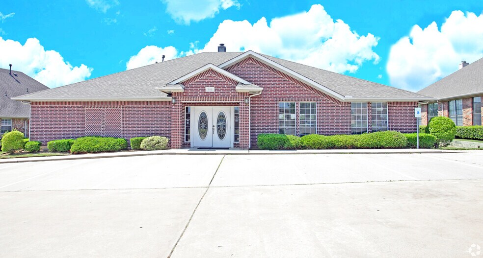 More Photos Of 466 Mid Cities Blvd, Hurst Medical For Sale