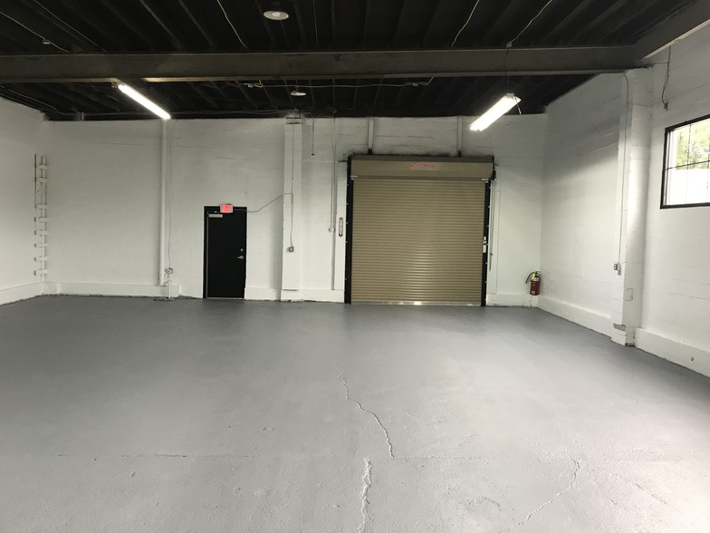 More Photos Of 1200 N Macon St, Baltimore Warehouse For Sale