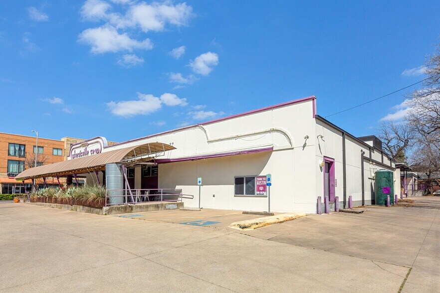 More Photos Of 3101 Guadalupe St, Austin Freestanding For Sale