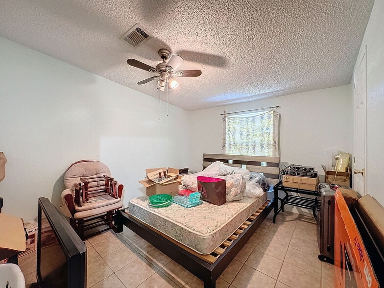 More Photos Of 15525 Shady Hills Rd, Spring Hill Restaurant For Sale