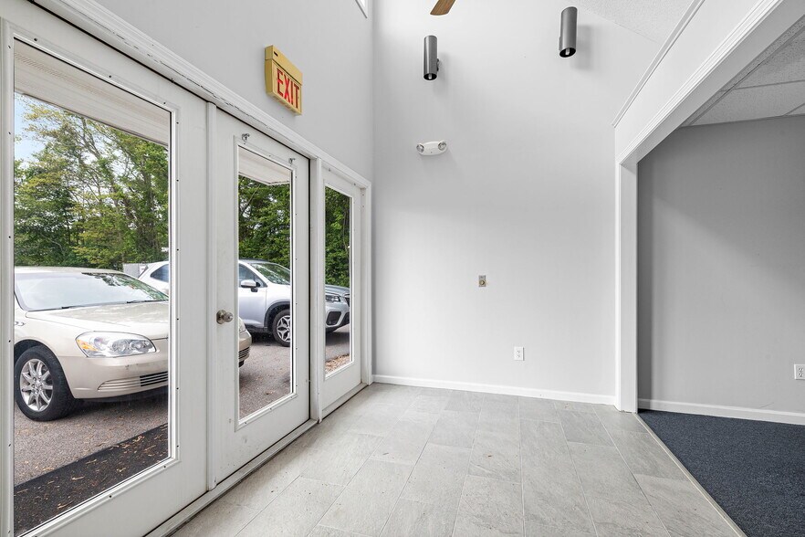 More Photos Of 101 Franklin St, Westerly Medical For Lease