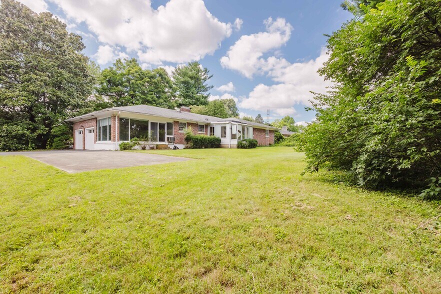 More Photos Of 3025 Breckenwood Dr, Lexington Multifamily For Sale