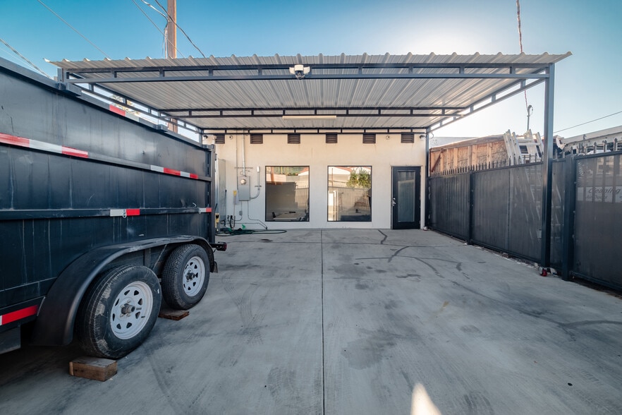 More Photos Of 5655 E Beverly Blvd, Los Angeles General Retail For Lease