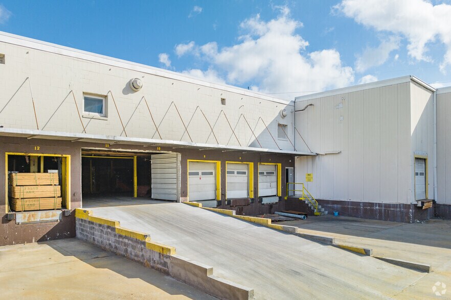 More Photos Of 4531 Piggly Wiggly Dr, North Charleston Distribution For Lease