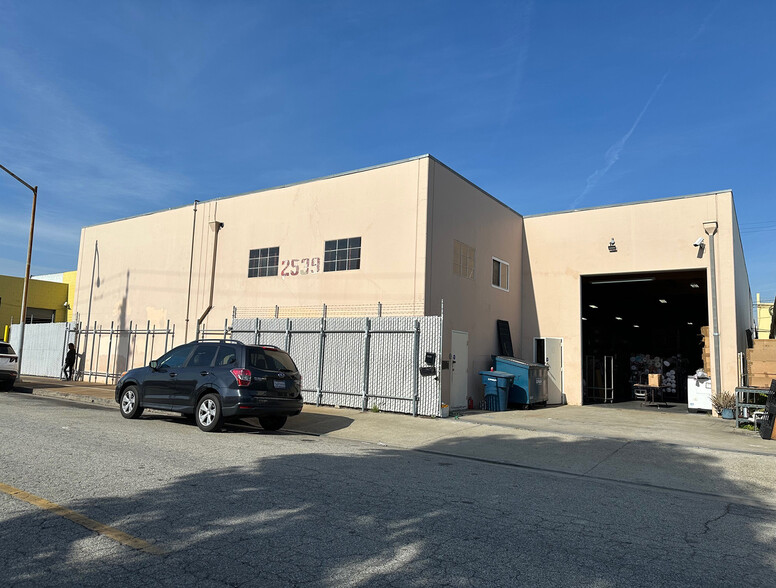 Primary Photo Of 2537-2553 E 54th St, Huntington Park Manufacturing For Sale