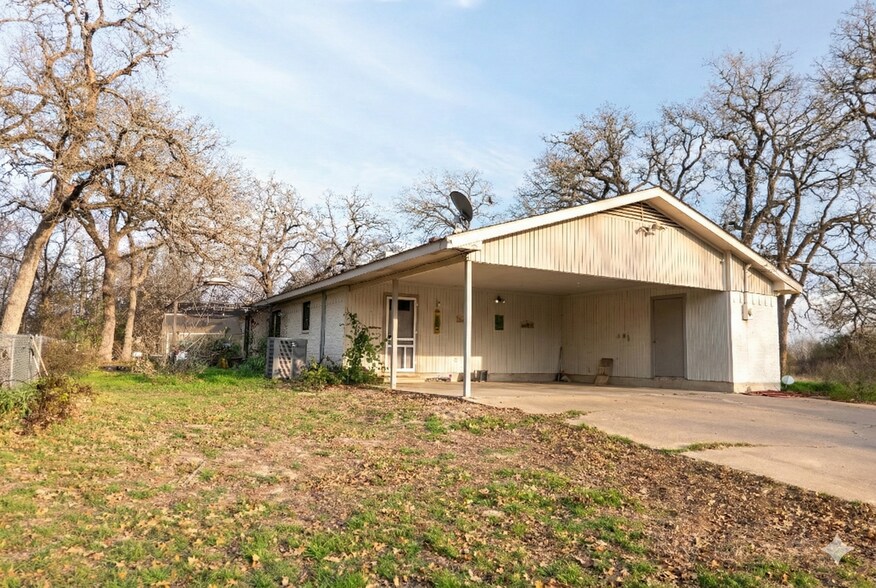 More Photos Of 1111 E 3rd St, Rockdale Land For Sale