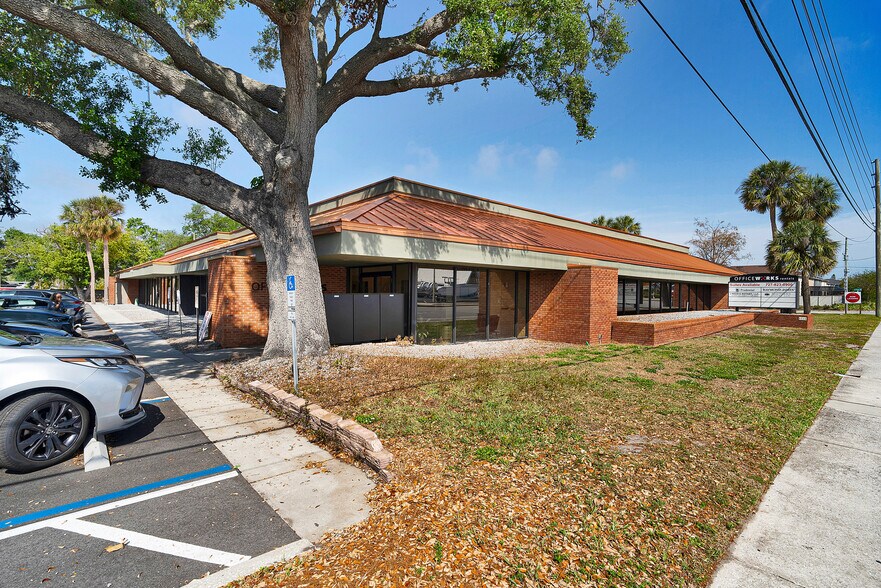 More Photos Of 5666 Seminole Blvd, Seminole Office For Sale
