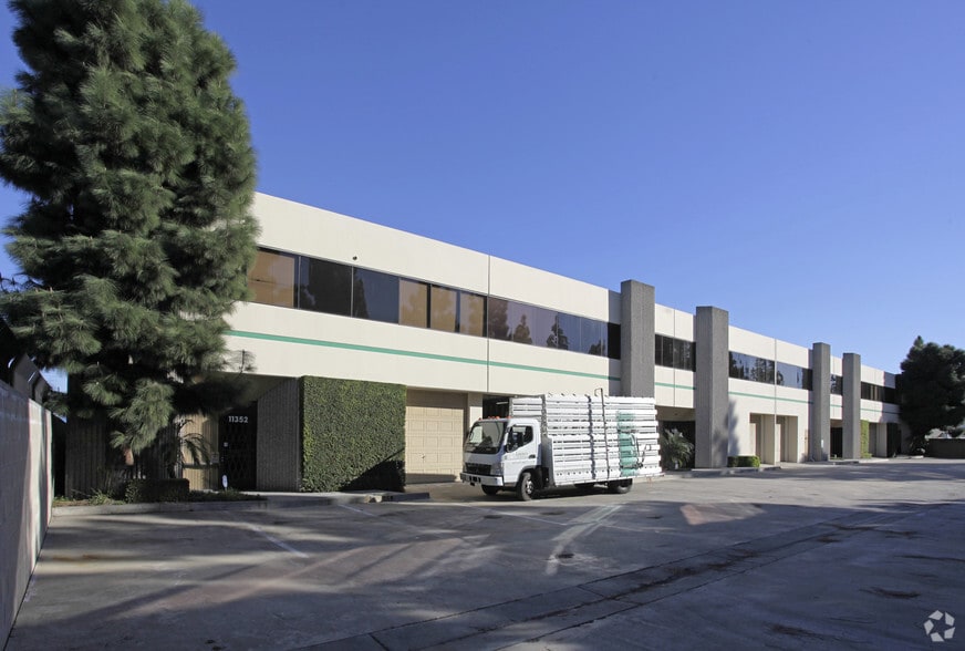 More Photos Of 11352-11362 Western Ave, Stanton Warehouse For Lease