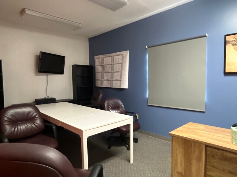 More Photos Of 1270 W Commerce St, Milford Religious Facility For Lease