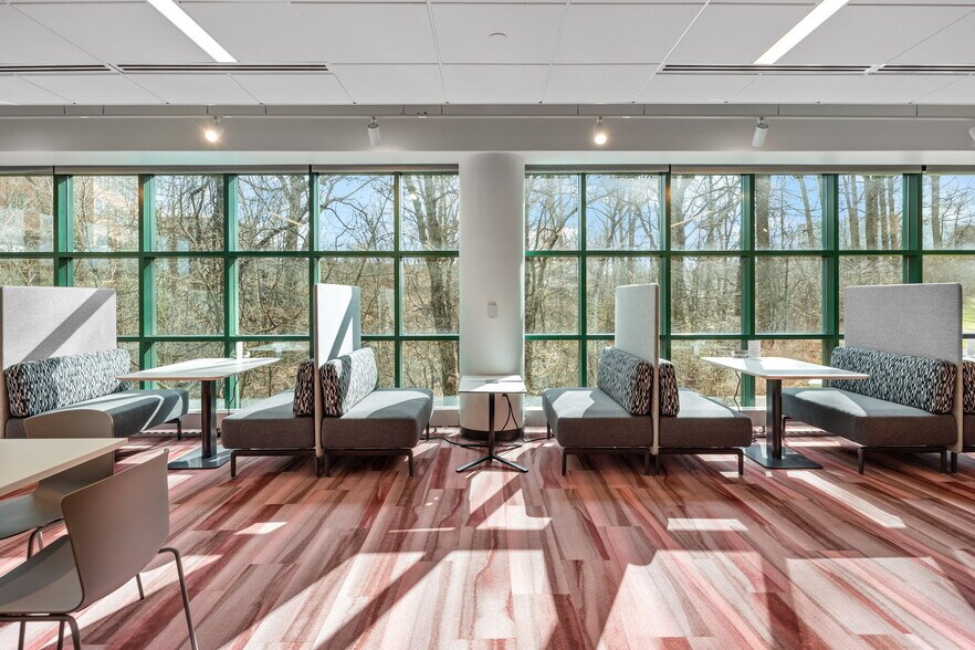 More Photos Of 1000 Northbrook Dr, Trevose Office For Sale