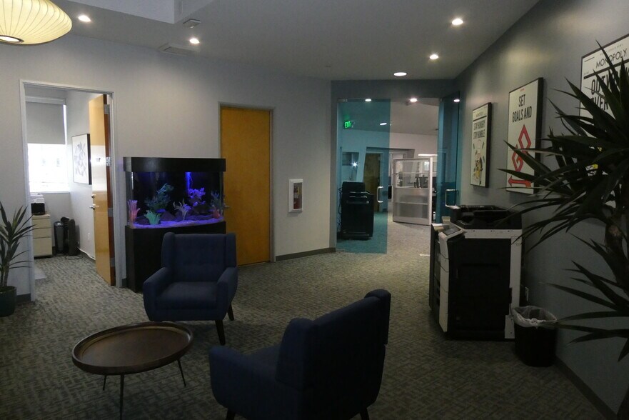More Photos Of 6100-6120 San Fernando Rd, Glendale Office For Sale