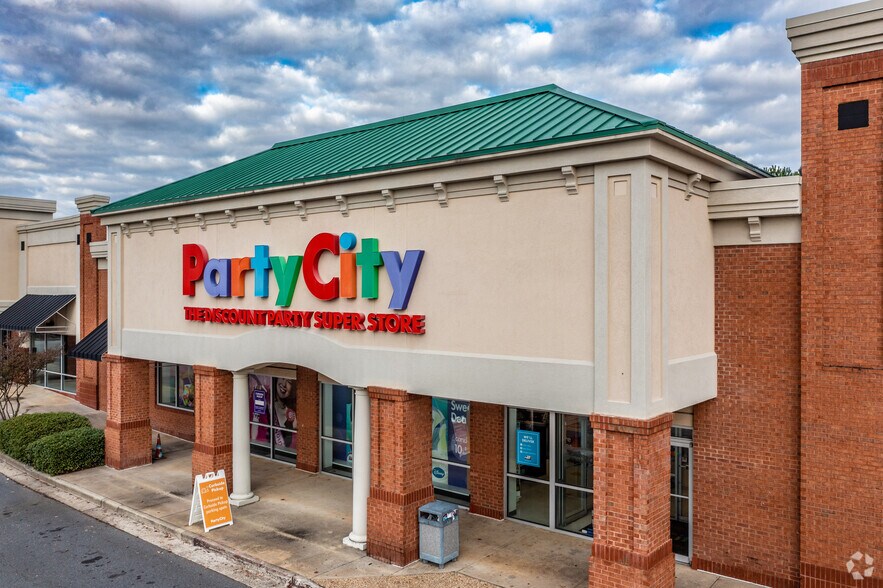 More Photos Of 4685 Presidential Pky, Macon-Bibb Unknown For Lease