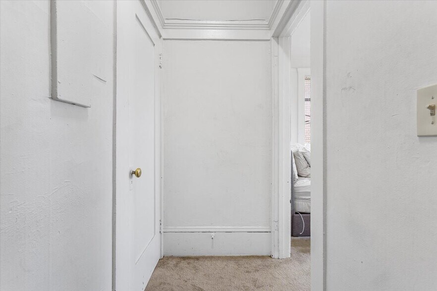 More Photos Of 498 25th St, Oakland Apartments For Sale