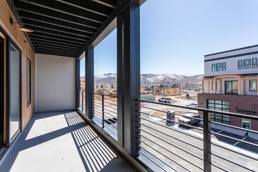 More Photos Of 1922 S Highway 40, Heber City Showroom For Lease