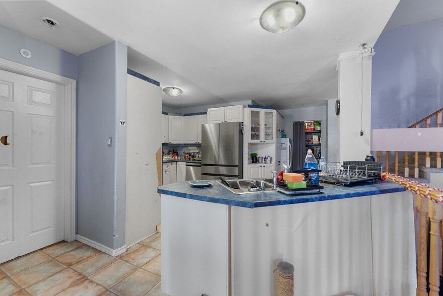 More Photos Of 29 Laren St, Wahnapitae Apartments For Sale