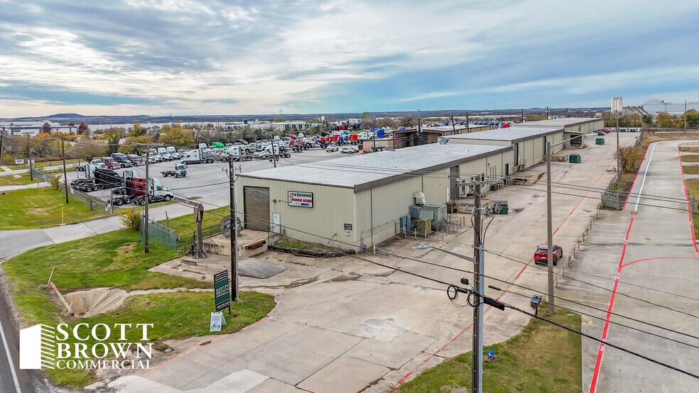 More Photos Of 1512 I-35 W, Denton Unknown For Lease