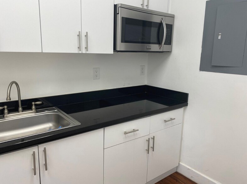 More Photos Of 1607 Ponce de Leon, Coral Gables Apartments For Sale