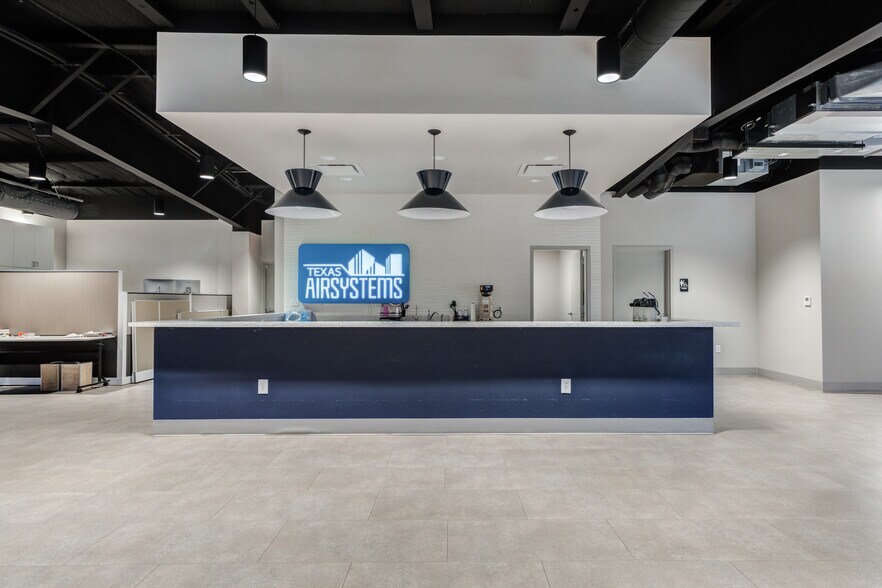 More Photos Of 2405 114th St, Lubbock Office For Sale