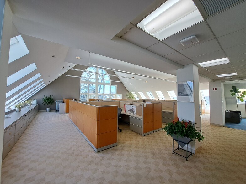 More Photos Of 2425 Post Rd, Southport Office For Lease