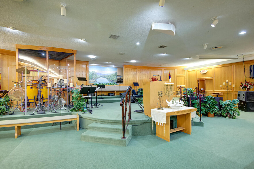 More Photos Of 2833 W Main St, Jenks Religious Facility For Sale