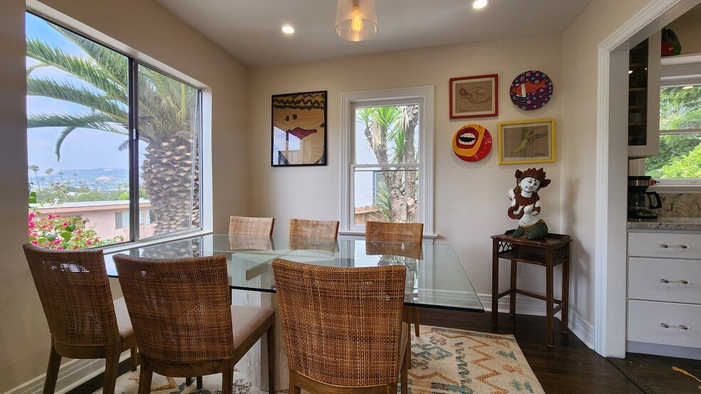 More Photos Of 3331 Hamilton Way, Los Angeles Apartments For Sale