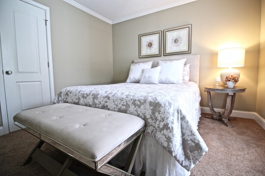 More Photos Of 4427-4433 Holly St, Kansas City Apartments For Sale