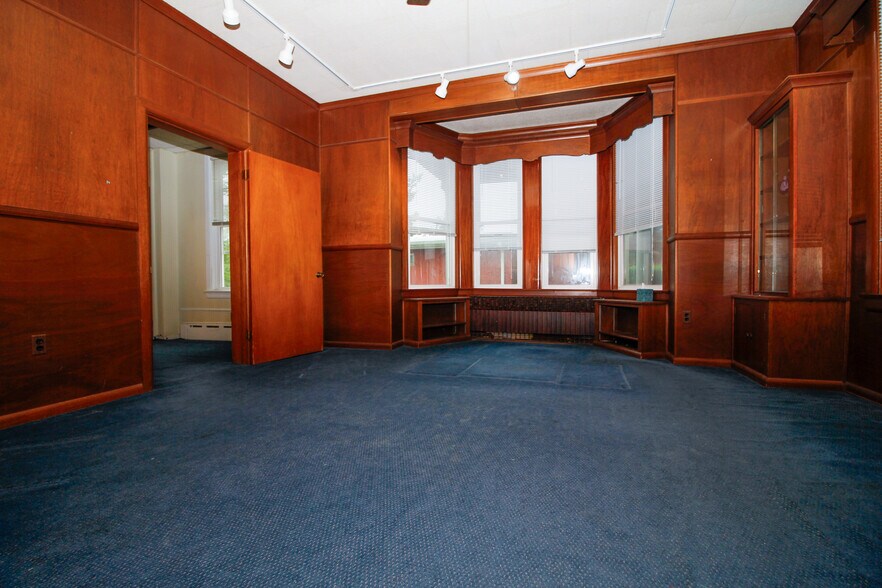 More Photos Of 417 W Blackwell St, Dover Office Residential For Sale