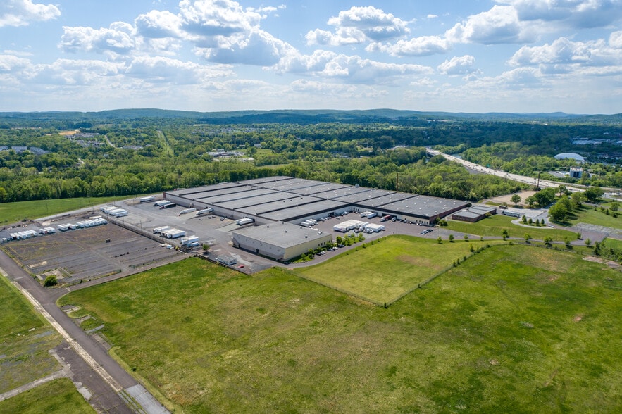 More Photos Of 1000 Armand Hammer Blvd, Pottstown Warehouse For Lease