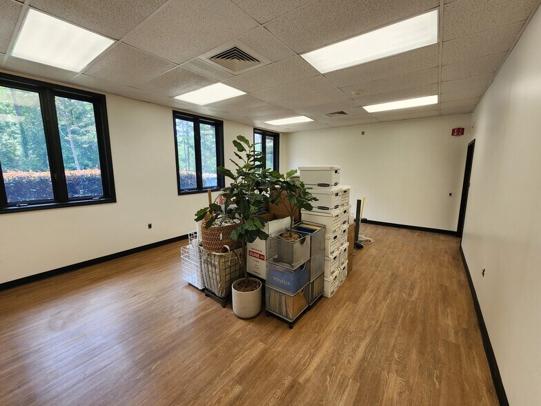 More Photos Of 2 Fisher Rd, Greenville Schools For Sale