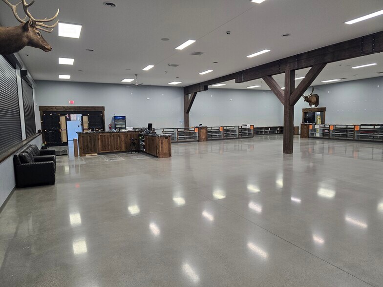 More Photos Of 870 N 2nd E, Rexburg General Retail For Lease
