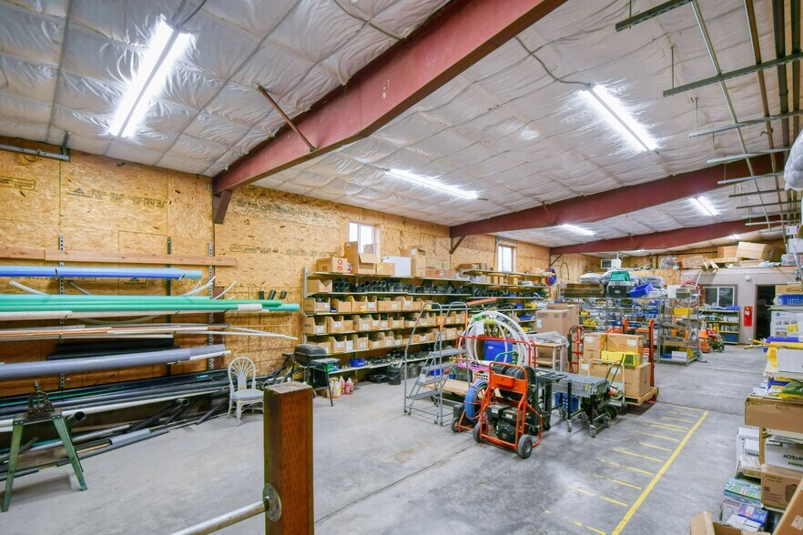 More Photos Of 818 Airport Rd, Pendleton Showroom For Sale