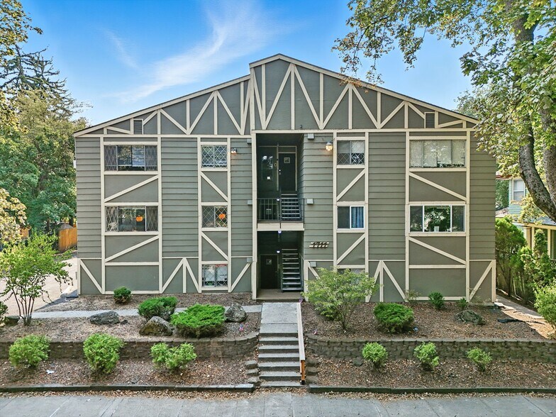 Primary Photo Of 1711 W 10th Ave, Spokane Multifamily For Sale