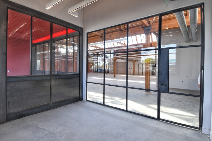 More Photos Of 1651 S Central Ave, Glendale Warehouse For Lease