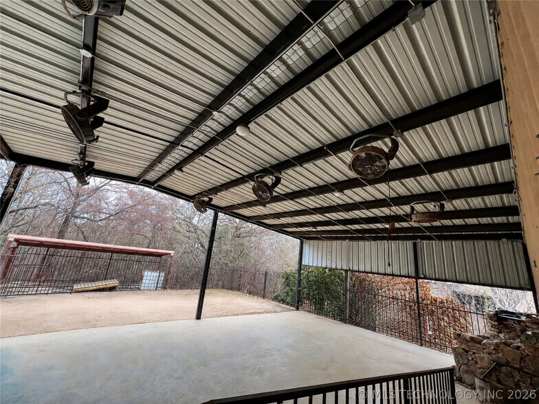More Photos Of 5268 S Highway 377, Kingston Bar For Sale