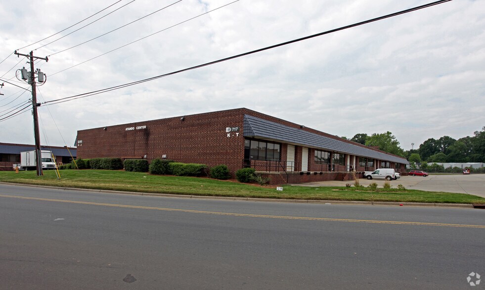 More Photos Of 717 Atando Ave, Charlotte Light Manufacturing For Lease