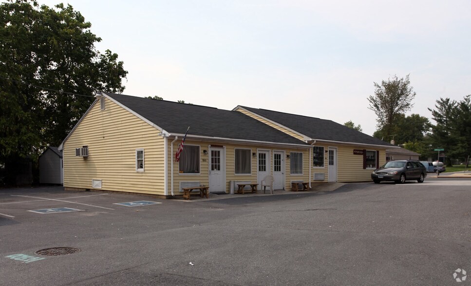 More Photos Of 13009-13015 9th St, Bowie General Retail For Sale