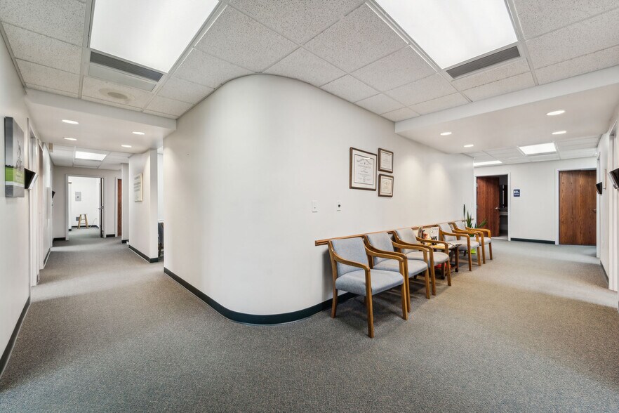 More Photos Of 952 S Park Ave, Fond Du Lac Medical For Sale