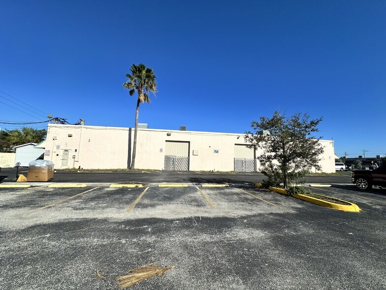 More Photos Of 1883 NW 38th Ave, Lauderhill Light Distribution For Sale