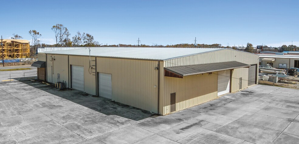 More Photos Of 5064 La-311, Houma Warehouse For Lease