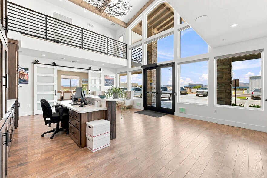 More Photos Of 2220 Taxi Way, Prescott Industrial For Sale