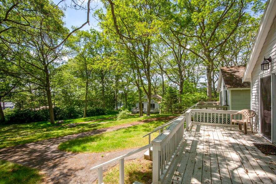 More Photos Of 146 State Route 32, New Harbor Hotel For Sale