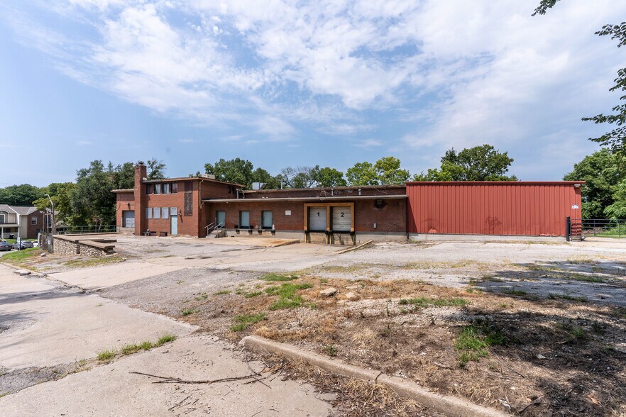 More Photos Of 1400 E 2nd St, Kansas City Manufacturing For Lease